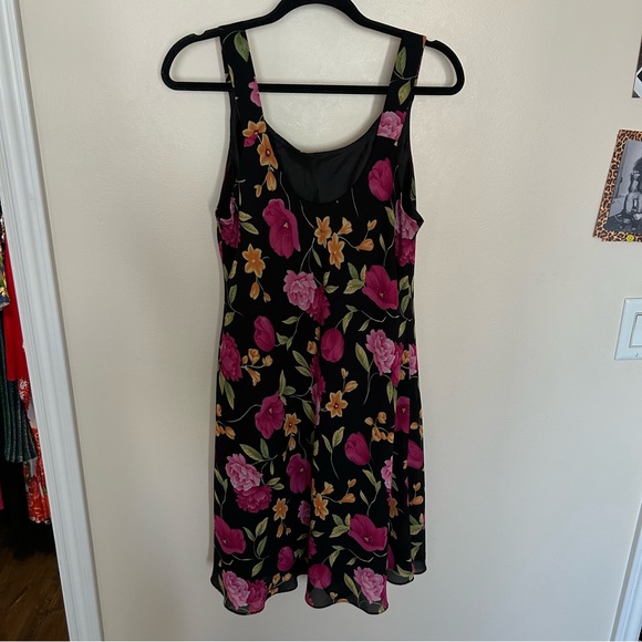 Vintage Floral Dress - Picture 2 of 5